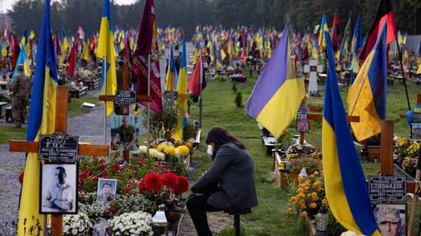 War-weary Ukrainians endure as Russia's invasion drags on | INFBusiness.com