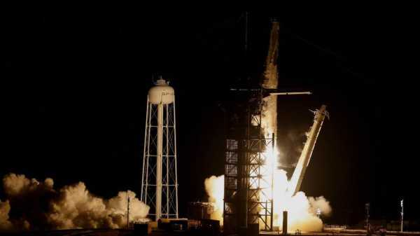 ISS launch: New US-Russian crew heads to space station