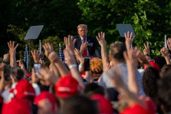 At a Trump Rally in the Bronx, Chants of ‘Build the Wall’ | INFBusiness.com