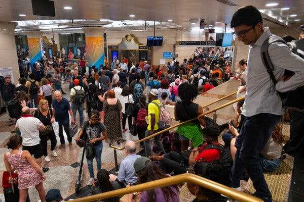 Amtrak Passengers Face Record Delays From Extreme Weather | INFBusiness.com