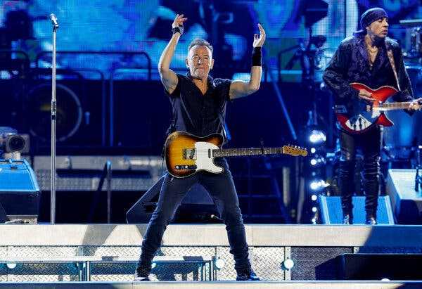 Tim Walz, a Fan of The Boss, Proclaimed a ‘Bruce Springsteen Day’ in Minnesota | INFBusiness.com