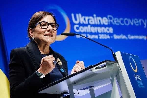 Penny Pritzker Says Ukraine’s Economy Needs Reform and Investment to Thrive | INFBusiness.com