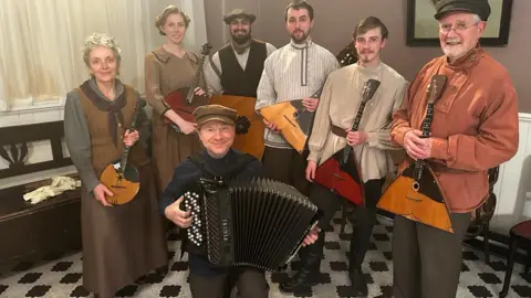 'Anti-Russian sentiments' worry UK balalaika group | INFBusiness.com