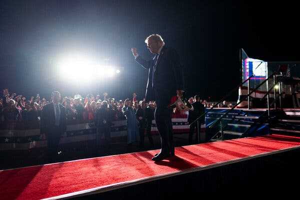 At a Pennsylvania Rally, Trump Descends to New Levels of Vulgarity | INFBusiness.com