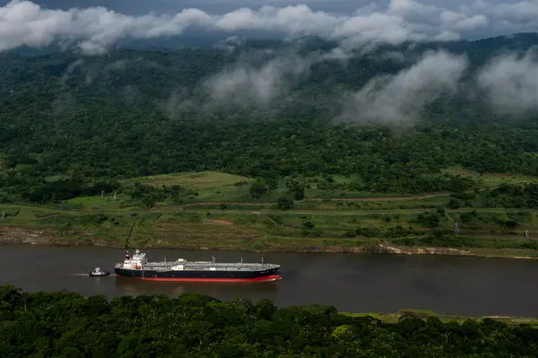 BlackRock to Buy Panama Canal Ports from CK Hutchison