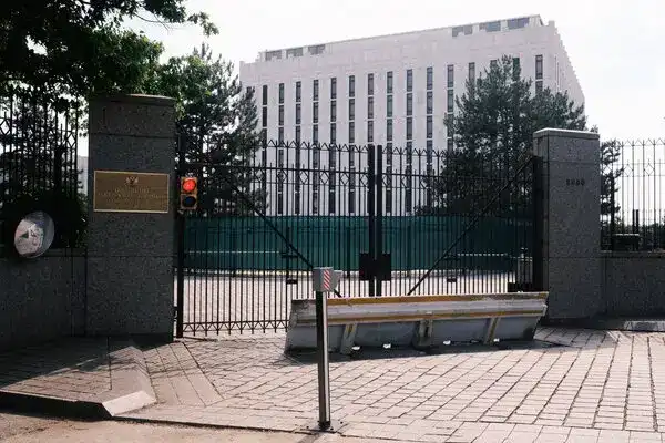 Plan to Return Russian Diplomats to US Carries Spying Risk | INFBusiness.com