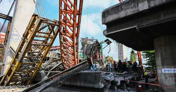 Collapse of road under construction kills at least five people | INFBusiness.com