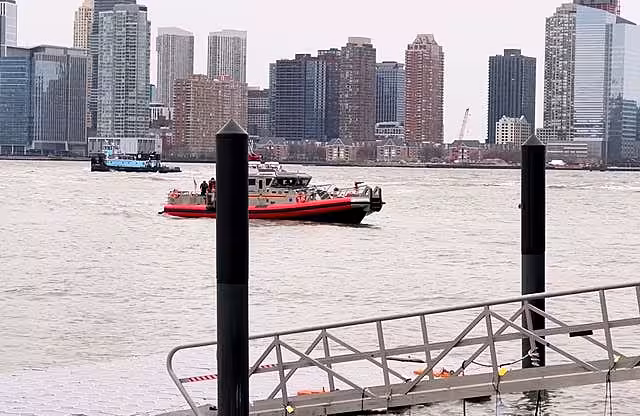 A helicopter crashed into the Hudson River near Manhattan on Thursday, authorities said. Helicopter crashes in Hudson River near Manhattan | INFBusiness.com