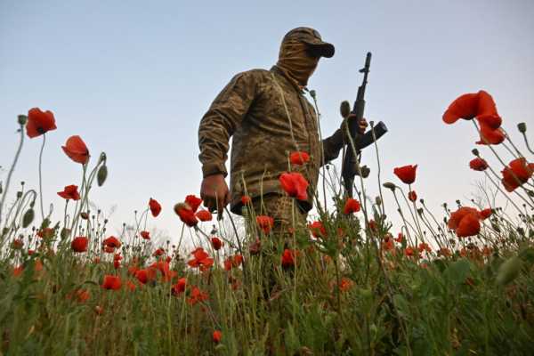 As US-led initiatives to halt Russia’s invasion of Ukraine face challenges in building traction, Vladimir Putin’s recent territorial ultimatums now target the relinquishment of strategically essential and strongly defended areas in Ukraine’s eastern territories. The Kremlin demands Kyiv unilaterally retreat from roughly a third of Donetsk province still under Ukrainian control as a precondition for peace negotiations. Effectively, Putin seeks to acquire through diplomacy what his forces have failed to seize militarily after over three-and-a-half years of full-scale warfare. Putin wants to capture Ukraine’s crucial fortress belt without a fight | INFBusiness.com