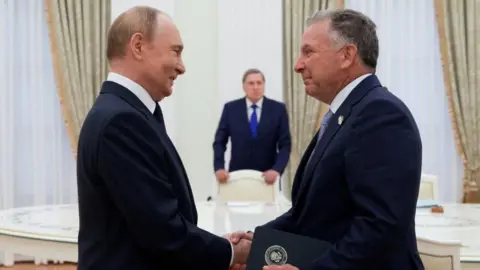 Putin Presents Trump Envoy Award to Son of CIA Officer | INFBusiness.com