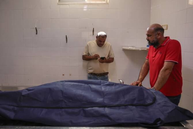 Israeli police say Palestinian killed while trying to climb fence