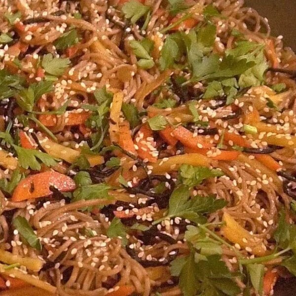 Teriyaki Udon: Chicken & Veggie Bowl