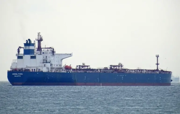 America Penalizes Iranian Oil Trade: Sanctions Target 14 Ships, 15 Businesses