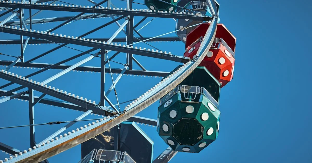 Theme park disaster: Ride mishap kills cop during rescue effort.