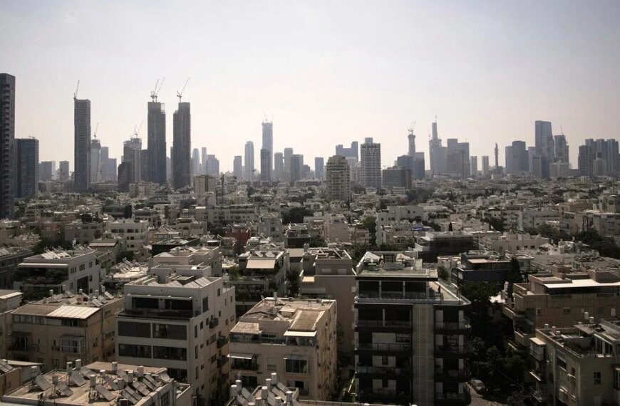 Iran Attacks Israel with Missiles: Report