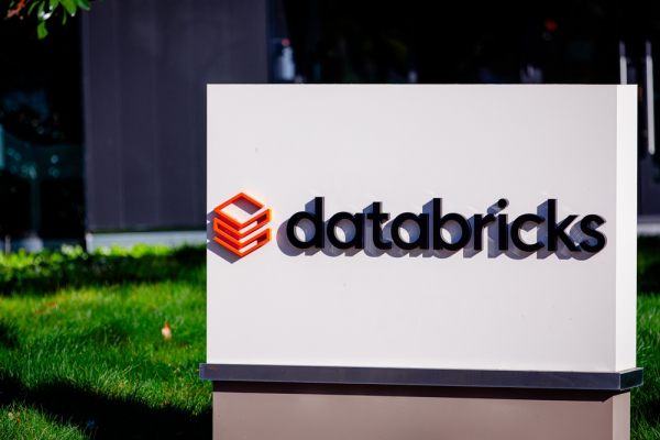 Databricks, a US firm specializing in data analytics and AI platforms, secures $5 billion in funding.