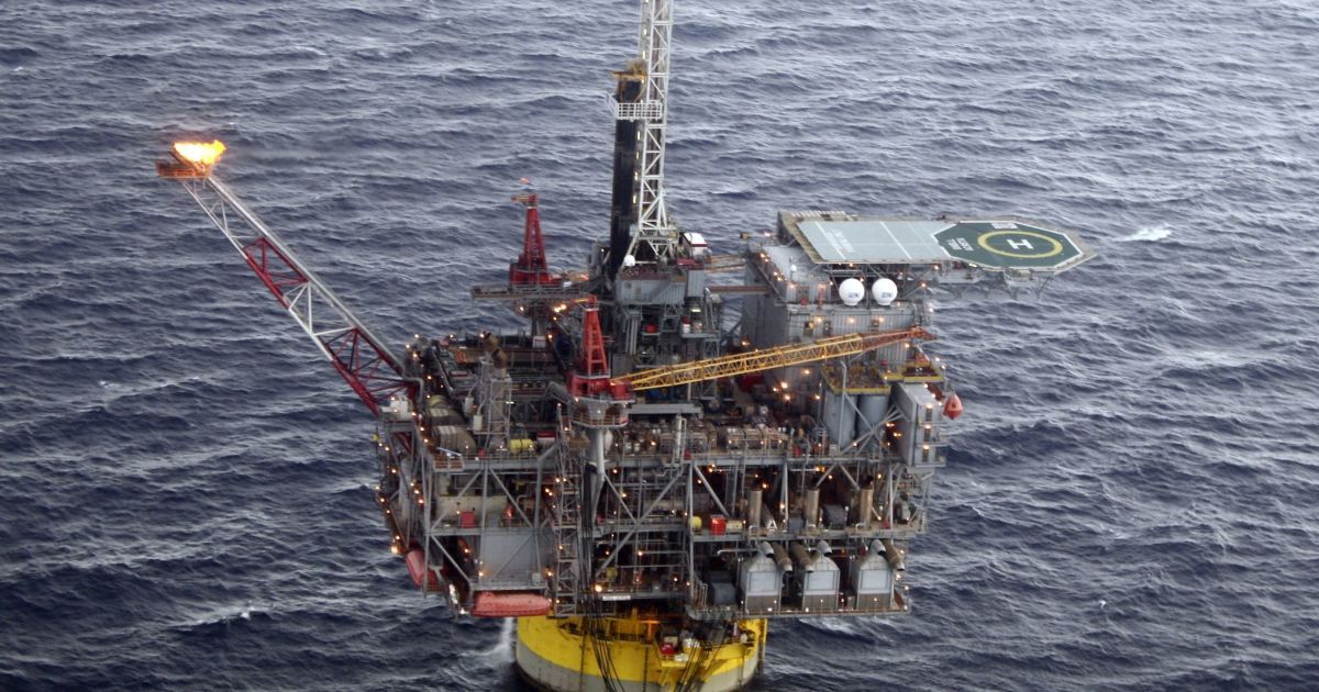 US Grants India Temporary Russian Oil Access: A Breakdown