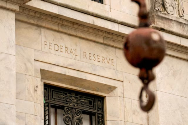 US Central Bank Holds Rates; Rate Cut Expectations Under Scrutiny