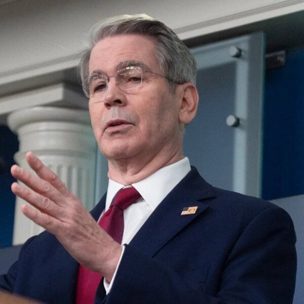 US Reinstates Oil Penalties on Russia, Iran: Bessent Insights