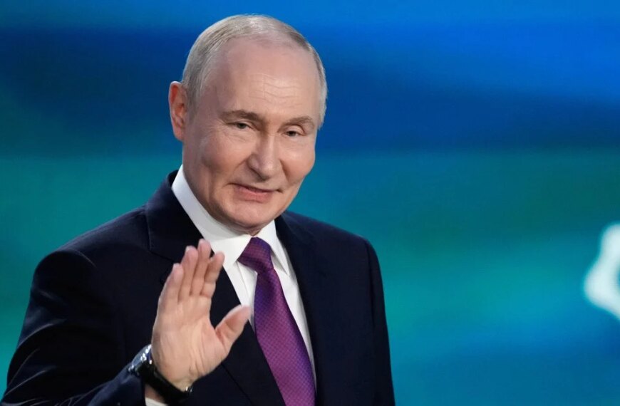 Experts: Putin Might Invade Europe if Trump Quits NATO