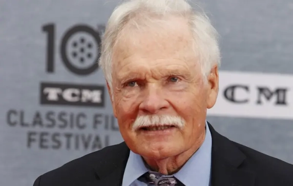 CNN founder Ted Turner, media mogul and man who changed television journalism, dies Помер засновник CNN Тед Тернер — медіамагнат і людина, яка змінила тележурналістику