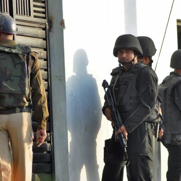 Brother Unearths Sister, Takes Corpse to Bank: Unbelievable Motive (Picture)