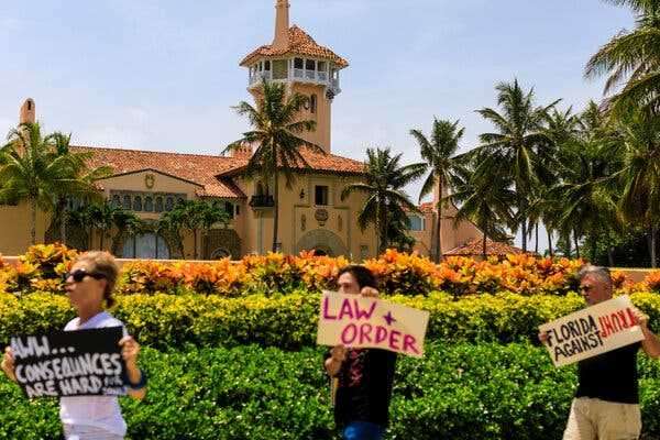 Affidavit in Support of Warrant for Mar-a-Lago Search Will Not Be Made Public for Now | INFBusiness.com